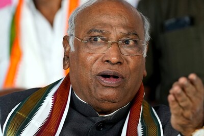 Rajasthan Crisis Shows Kharge Has Zero Interest in Congress’ Revival, Waits for Gandhis To Make Move