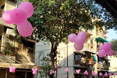 Noida Family Decorating 'Whole' Society With Balloons to Welcome Baby Girl Has Desis Proud