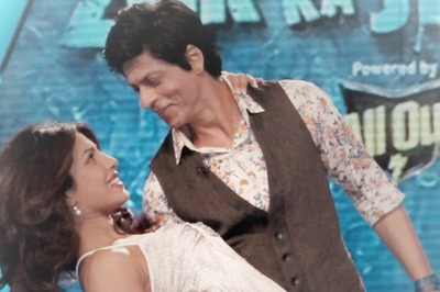 When SRK Asked Priyanka Chopra If She'd Marry Him, Said 'I Go Weak' In Front Of Beauty; Here's Her Reply