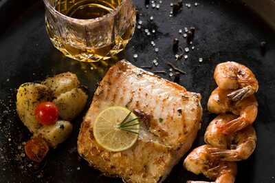 Holi 2023: Celebrate Holi with a twist – American Whiskey and Indian Food Pairing