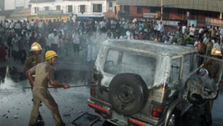 Report slams lawyers for clash with cops in Madras HC