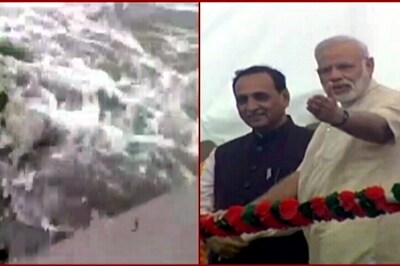 Watch: PM Modi Saves Mediamen From Getting Washed Away