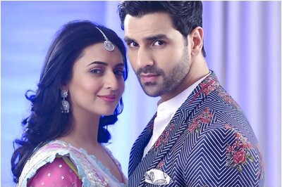 Divyanka Tripathi Doodles Romantic Message on Kitchen Wall for Vivek Dahiya on Wedding Anniversary