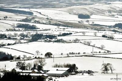 Europe in cold grip, 83 dead in Ukraine's cold snap