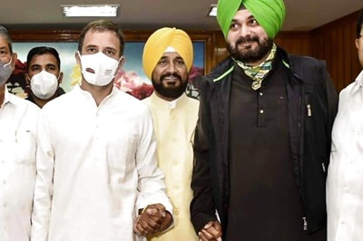 In Sidhu-Channi Tussle, Age-old Congress vs Congress Struggle is Out in the Open, Again