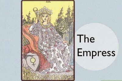 Which Tarot Cards Represent Pregnancy?