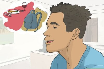 How to Act on a First Date (Girls)