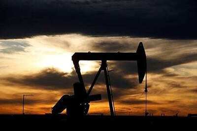 Oil prices struggle to hold five-month high amid pandemic worries