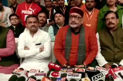 'All Big Terrorists Like Hafiz Saeed are Born in Deoband': Giriraj Singh Fires Another Offensive Against CAA Protesters