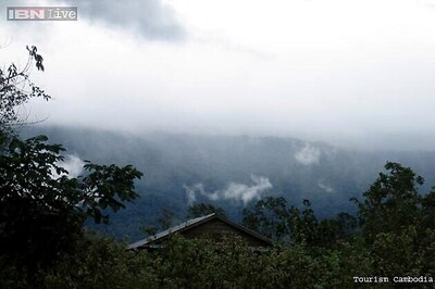 Indian survives 7-day ordeal after falling from Cambodian peak