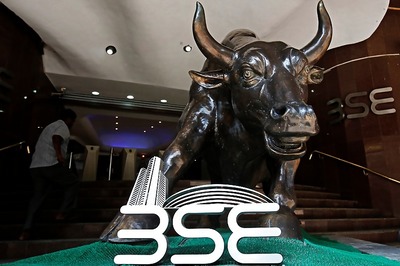 Sensex Plummets 793 Points Riding on Budget Woes, Global Selloff