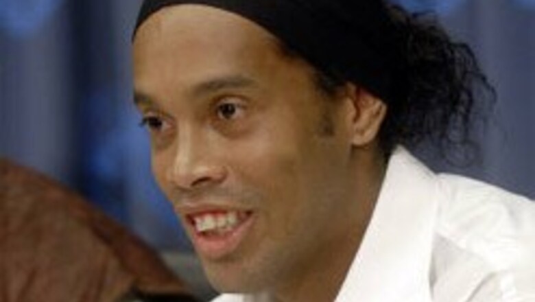 Ronaldinho lends hand to tackle poverty