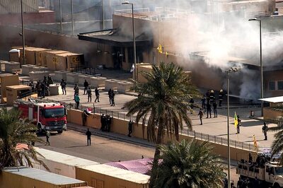 Iraqi Militias Start Withdrawing from Besieged US Embassy, Trump Changes Stance on Iran