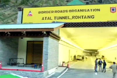 Inaugural Plaque Laid by Sonia Gandhi at Rohtang Tunnel 'Missing', Himachal Cong Threatens Protest