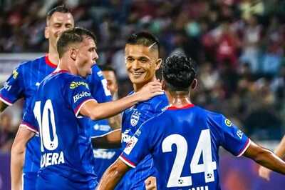 ISL 2024-25: Sunil Chhetri Scripts History as Bengaluru FC Sink Mohun Bagan SG in 3-0 Romp