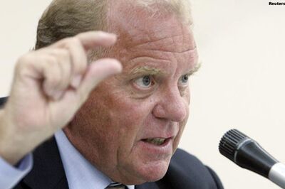 Houghton quits as India's football coach