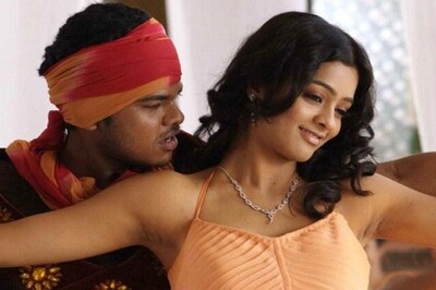 Tamil Review: '18 Vayasu' is complicated and tricky