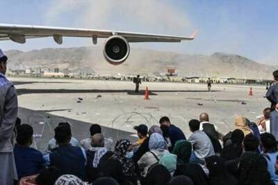 US Warns 'Credible Threats' to Kabul Airlift After IS Attack