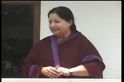 Jayalalithaa meets President, Union ministers during her Delhi visit