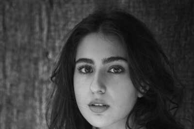 Sara Ali Khan Looks Breathtakingly Beautiful in Black and White Pictures; Ananya Panday Send Her ‘Love’