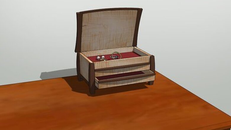 How to Decorate a Dresser