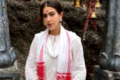 Sara Ali Khan Seeks Blessings at Kamakhya Temple in Assam, Shares Photos