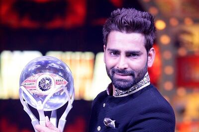 Bigg Boss 10 Finale: Manveer Gurjar Lifts the Winner's Trophy