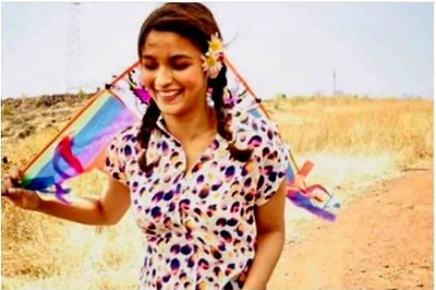 Alia Bhatt Looks Like a Happy Kid with a Kite in This Pic, See Here
