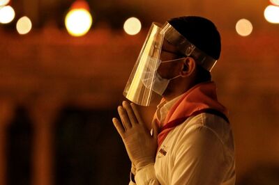 Hindus from India, US, UAE Pray at 100-yr-old Renovated Temple in Pak