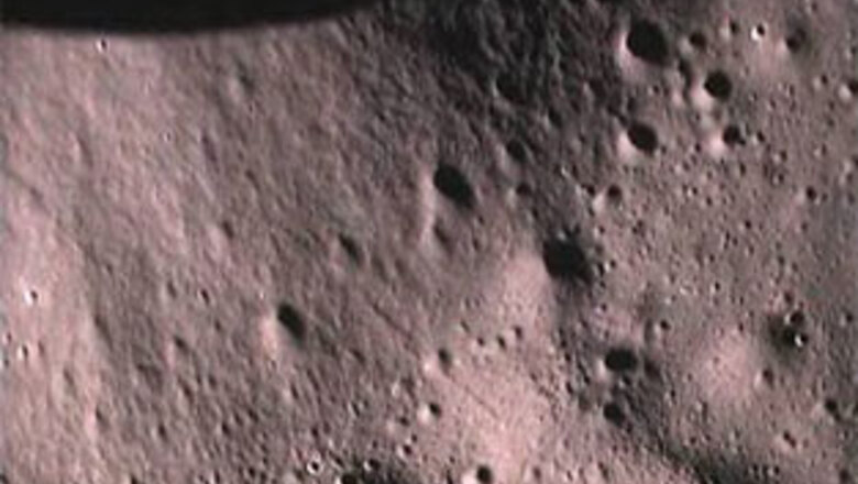 Chandrayaan-1 finds traces of water on moon