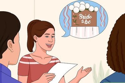 How to Pick Your Wedding Party Size