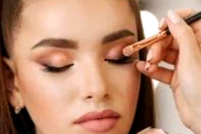 Do You Wear Eye Makeup Regularly? Follow These 7 Tips To Protect Your Skin