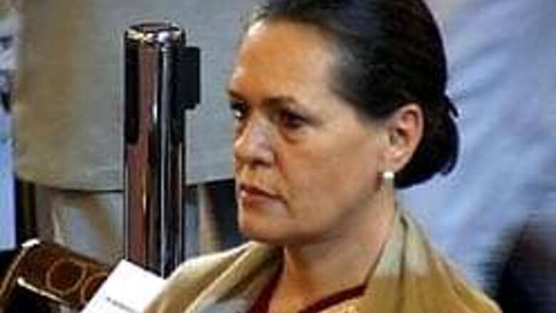 Bihar court summons Sonia Gandhi, UP Cong Chief