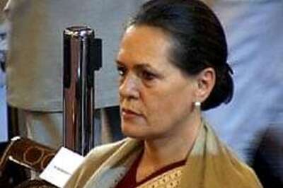 Bihar court summons Sonia Gandhi, UP Cong Chief