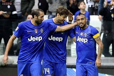 Juventus beat Palermo 2-0 to extend Serie A lead