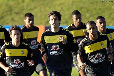 Familiar style for Brazil, Dutch at WC