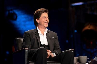 Shah Rukh Khan Steps Out of Car to Click Selfies With Australian Fans Waiting For Him in Freezing Cold