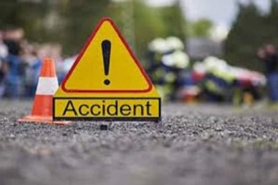 Minor Girl Killed on Her Way to School after UP Roadways Bus Hits Scooter in Delhi's Jyoti Nagar