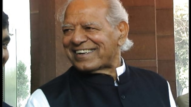 Dara Singh still critical, undergoes dialysis
