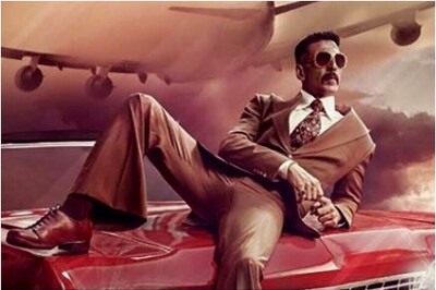Akshay Kumar Shifts 'Bell Bottom' Release to April, Jokes About Avoiding Clash with Own Film Bachchan Pandey