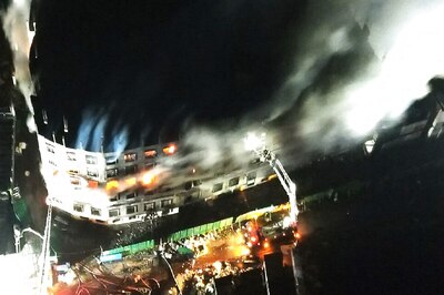 At Least 52 Killed, 50 Injured as Massive Blaze Breaks Out at 6-storey Bangladesh Factory