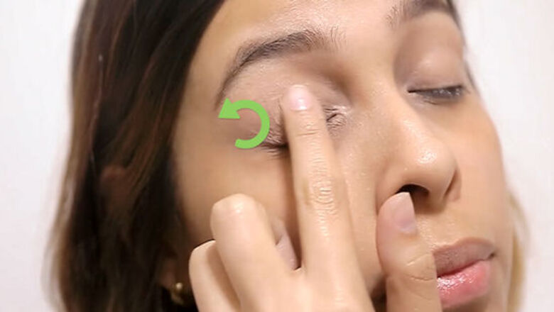 How to Apply Eyeliner for Dramatic Makeup