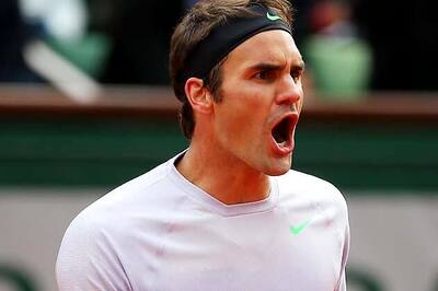 Roger Federer records 'double bagel' in Halle