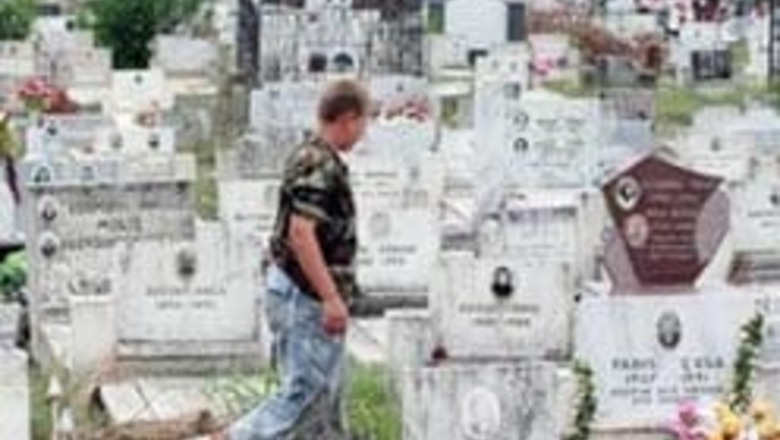 Christians save up for grave crisis