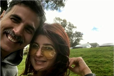 Nitara's Handmade Card for Akshay Kumar's Birthday is Adorable, Twinkle Khanna Shares Smiling Selfie with Him