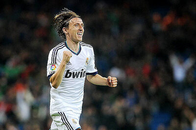 Man Utd boss Moyes turns to Real Madrid's Modric