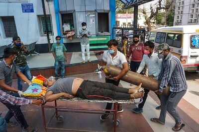 Delhi's Oxygen Crisis Worsens, Only 447 MT in Stocks Remain: Sources