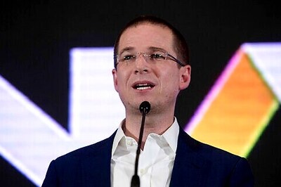 Mexico: President Foe Who Fled Allegedly Got $500,000 Bribe