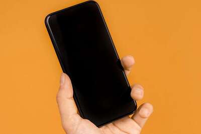 Smartphone Market Shrank By 6% in Q3 2021, Samsung Remains Leader With 23% Share: Report