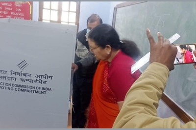 UP Polls: BJP Mayor Pramila Pandey Shares Photos of EVM, Voting on WhatsApp, FIR Registered